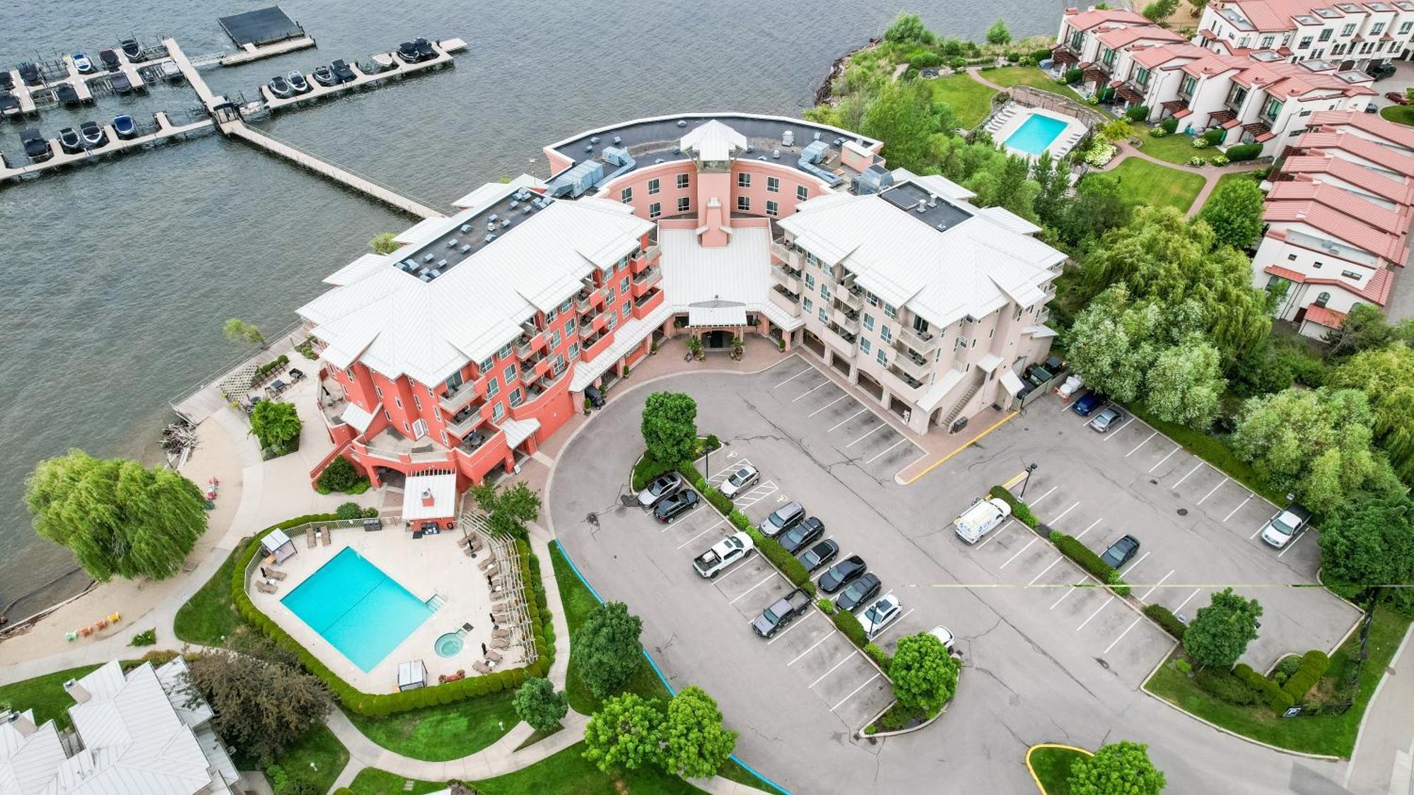 Manteo At Eldorado Resort Kelowna Exterior photo
